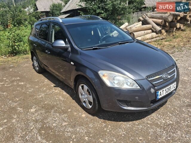 Серый Киа Сид, объемом двигателя 1.59 л и пробегом 255 тыс. км за 4500 $, фото 1 на Automoto.ua