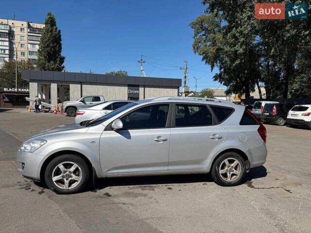 Серый Киа Сид, объемом двигателя 1.6 л и пробегом 250 тыс. км за 5300 $, фото 1 на Automoto.ua