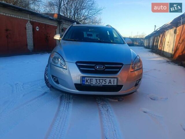 Серый Киа Сид, объемом двигателя 1.59 л и пробегом 201 тыс. км за 4600 $, фото 1 на Automoto.ua