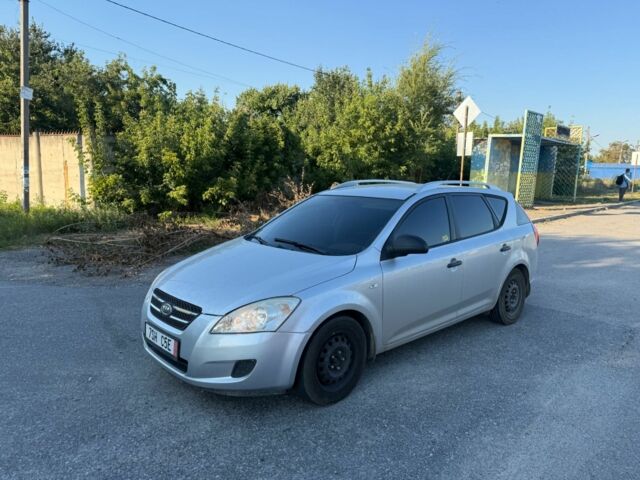 Сірий Кіа Сід, об'ємом двигуна 1.6 л та пробігом 200 тис. км за 2947 $, фото 1 на Automoto.ua