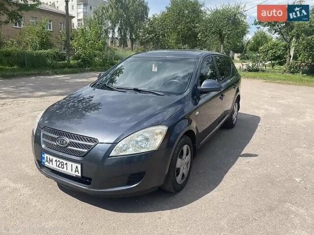 Серый Киа Сид, объемом двигателя 1.6 л и пробегом 286 тыс. км за 5300 $, фото 1 на Automoto.ua