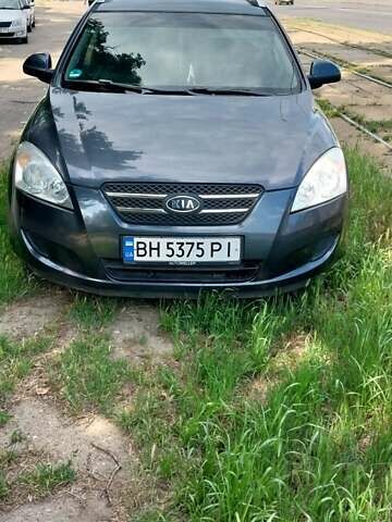 Серый Киа Сид, объемом двигателя 1.6 л и пробегом 230 тыс. км за 5200 $, фото 1 на Automoto.ua