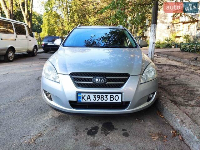 Серый Киа Сид, объемом двигателя 1.6 л и пробегом 300 тыс. км за 5900 $, фото 1 на Automoto.ua