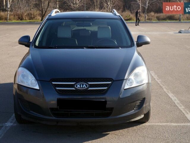 Серый Киа Сид, объемом двигателя 1.6 л и пробегом 230 тыс. км за 5900 $, фото 1 на Automoto.ua