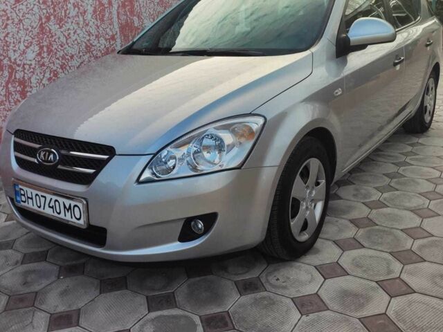 Серый Киа Сид, объемом двигателя 1.4 л и пробегом 153 тыс. км за 6700 $, фото 1 на Automoto.ua
