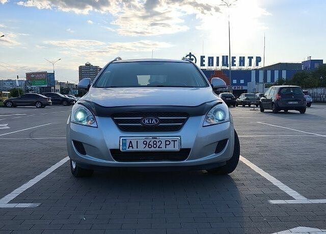 Серый Киа Сид, объемом двигателя 1.6 л и пробегом 280 тыс. км за 5700 $, фото 1 на Automoto.ua