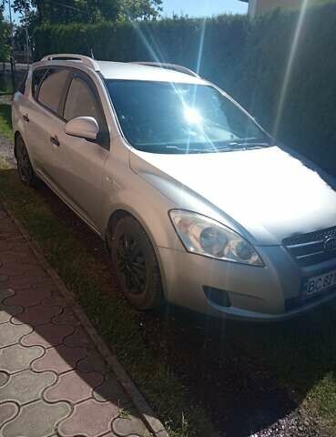 Серый Киа Сид, объемом двигателя 1.6 л и пробегом 247 тыс. км за 5600 $, фото 1 на Automoto.ua