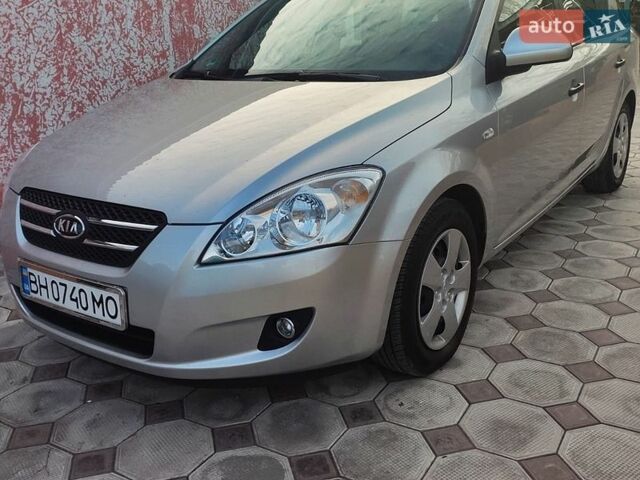 Серый Киа Сид, объемом двигателя 1.4 л и пробегом 180 тыс. км за 6700 $, фото 1 на Automoto.ua