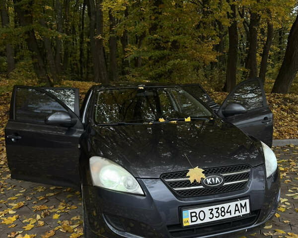 Серый Киа Сид, объемом двигателя 1.4 л и пробегом 800 тыс. км за 5499 $, фото 1 на Automoto.ua