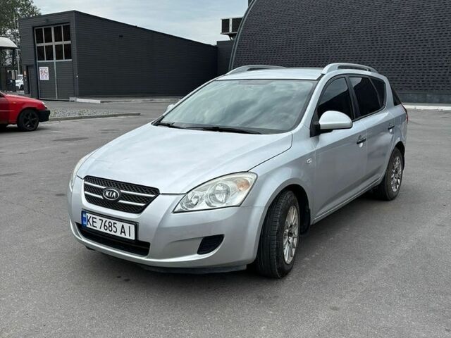Серый Киа Сид, объемом двигателя 1.6 л и пробегом 351 тыс. км за 5200 $, фото 1 на Automoto.ua