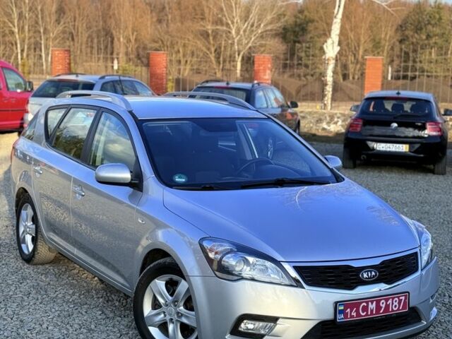 Серый Киа Сид, объемом двигателя 1.6 л и пробегом 228 тыс. км за 7500 $, фото 1 на Automoto.ua