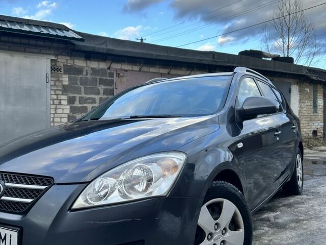 Сірий Кіа Сід, об'ємом двигуна 1.6 л та пробігом 309 тис. км за 4950 $, фото 1 на Automoto.ua