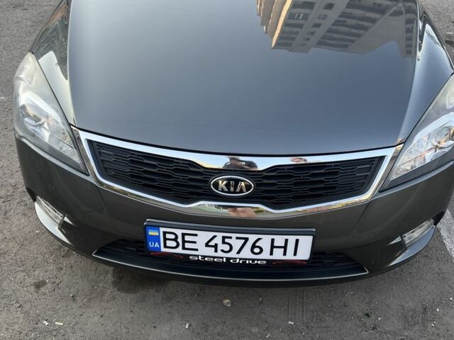 Сірий Кіа Сід, об'ємом двигуна 1.4 л та пробігом 150 тис. км за 5512 $, фото 1 на Automoto.ua