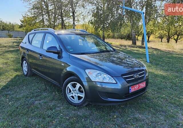 Серый Киа Сид, объемом двигателя 1.4 л и пробегом 219 тыс. км за 5850 $, фото 1 на Automoto.ua
