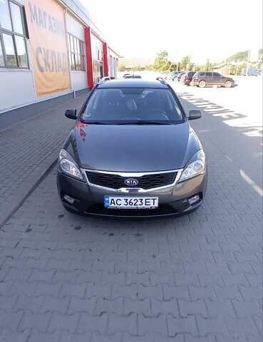 Серый Киа Сид, объемом двигателя 1.4 л и пробегом 210 тыс. км за 6300 $, фото 1 на Automoto.ua