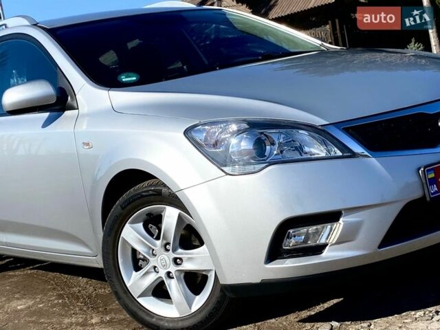 Сірий Кіа Сід, об'ємом двигуна 1.6 л та пробігом 225 тис. км за 7300 $, фото 1 на Automoto.ua