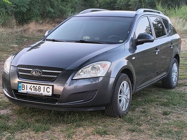 Серый Киа Сид, объемом двигателя 1.58 л и пробегом 250 тыс. км за 7400 $, фото 1 на Automoto.ua