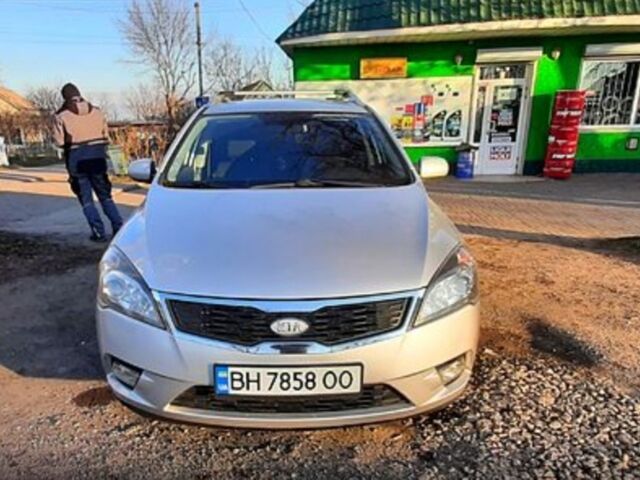 Серый Киа Сид, объемом двигателя 1.6 л и пробегом 330 тыс. км за 6500 $, фото 1 на Automoto.ua