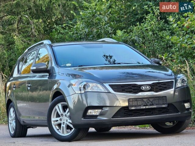 Серый Киа Сид, объемом двигателя 1.6 л и пробегом 315 тыс. км за 5800 $, фото 1 на Automoto.ua