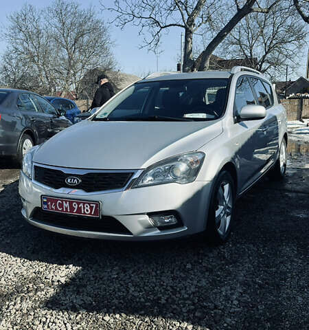 Серый Киа Сид, объемом двигателя 1.6 л и пробегом 225 тыс. км за 7500 $, фото 1 на Automoto.ua