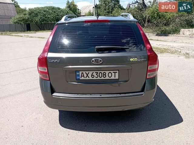 Серый Киа Сид, объемом двигателя 1.4 л и пробегом 237 тыс. км за 7500 $, фото 1 на Automoto.ua