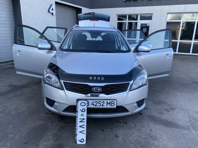 Серый Киа Сид, объемом двигателя 1.6 л и пробегом 207 тыс. км за 6499 $, фото 1 на Automoto.ua