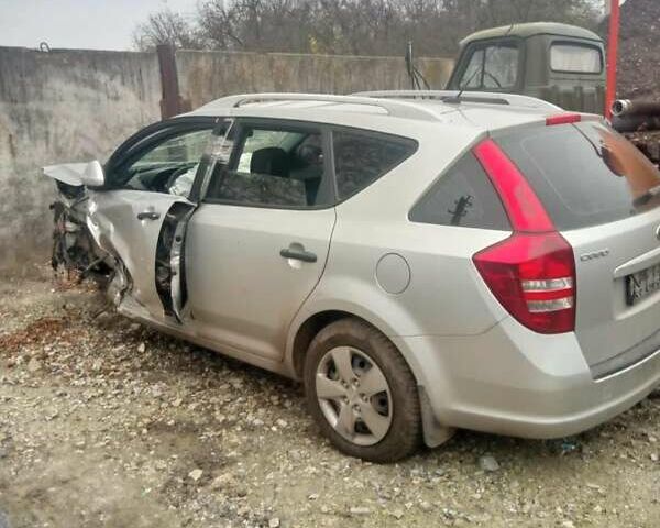 Сірий Кіа Сід, об'ємом двигуна 1.4 л та пробігом 245 тис. км за 1999 $, фото 1 на Automoto.ua