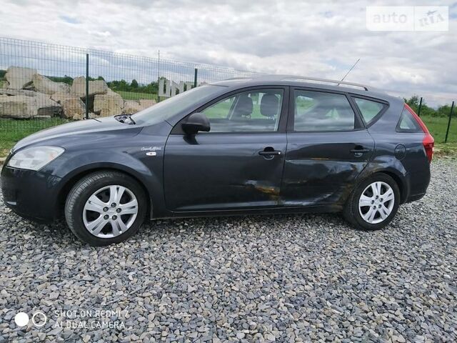 Серый Киа Сид, объемом двигателя 1.4 л и пробегом 205 тыс. км за 5500 $, фото 1 на Automoto.ua