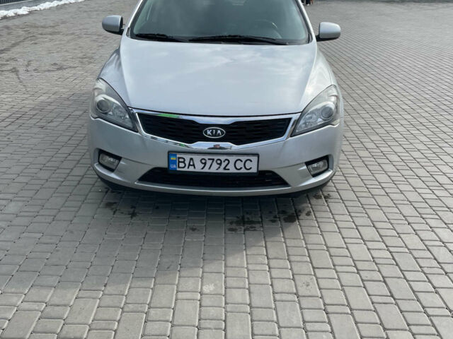 Серый Киа Сид, объемом двигателя 1.4 л и пробегом 286 тыс. км за 7700 $, фото 1 на Automoto.ua