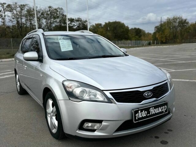 Серый Киа Сид, объемом двигателя 0 л и пробегом 286 тыс. км за 6400 $, фото 1 на Automoto.ua