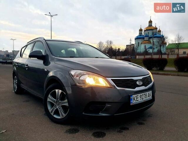 Сірий Кіа Сід, об'ємом двигуна 1.4 л та пробігом 201 тис. км за 6750 $, фото 1 на Automoto.ua