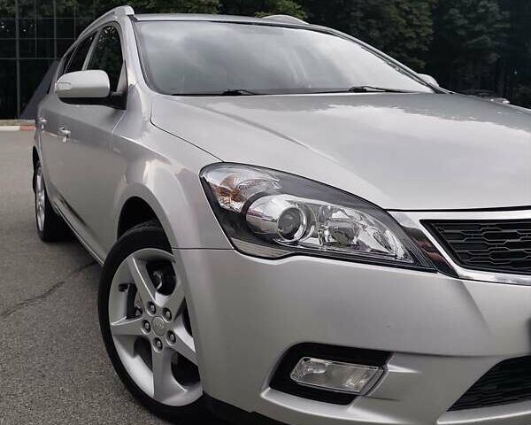 Сірий Кіа Сід, об'ємом двигуна 1.58 л та пробігом 240 тис. км за 6850 $, фото 1 на Automoto.ua