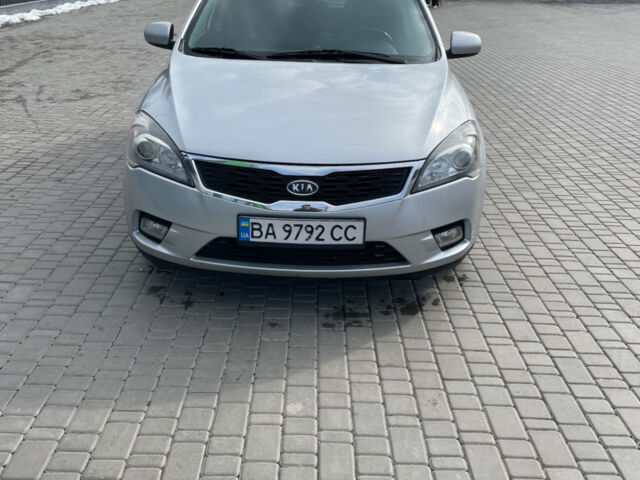 Серый Киа Сид, объемом двигателя 1.4 л и пробегом 286 тыс. км за 7700 $, фото 1 на Automoto.ua