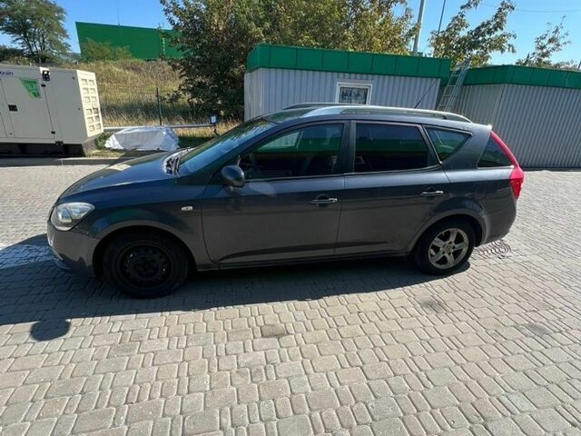 Сірий Кіа Сід, об'ємом двигуна 1.4 л та пробігом 370 тис. км за 4000 $, фото 1 на Automoto.ua