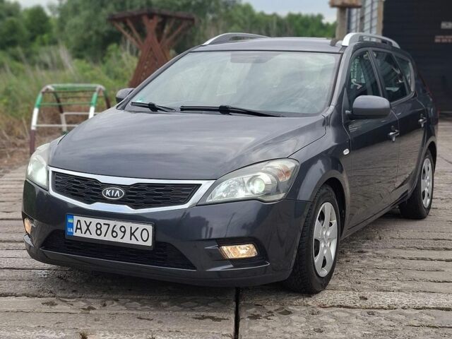 Сірий Кіа Сід, об'ємом двигуна 1.59 л та пробігом 261 тис. км за 6700 $, фото 1 на Automoto.ua