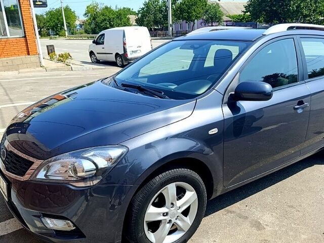 Серый Киа Сид, объемом двигателя 1.6 л и пробегом 213 тыс. км за 6700 $, фото 1 на Automoto.ua