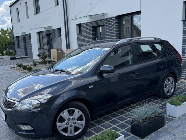 Серый Киа Сид, объемом двигателя 1.4 л и пробегом 274 тыс. км за 4850 $, фото 1 на Automoto.ua
