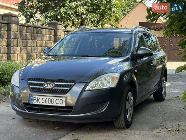 Сірий Кіа Сід, об'ємом двигуна 1.4 л та пробігом 300 тис. км за 4950 $, фото 1 на Automoto.ua
