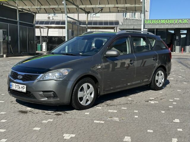 Серый Киа Сид, объемом двигателя 1.4 л и пробегом 205 тыс. км за 5800 $, фото 1 на Automoto.ua