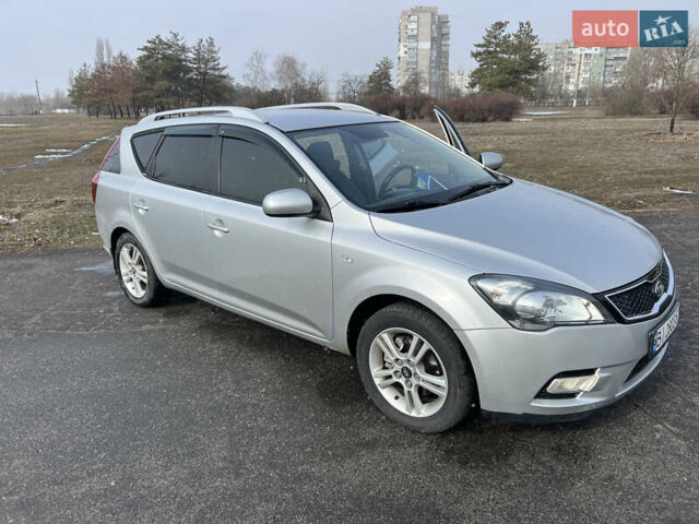 Серый Киа Сид, объемом двигателя 1.6 л и пробегом 239 тыс. км за 5900 $, фото 1 на Automoto.ua