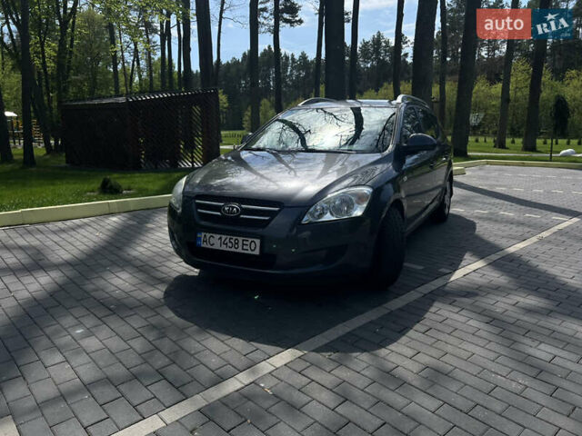 Серый Киа Сид, объемом двигателя 1.58 л и пробегом 340 тыс. км за 4600 $, фото 1 на Automoto.ua