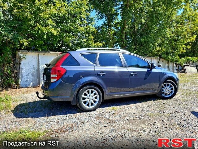 Серый Киа Сид, объемом двигателя 1.6 л и пробегом 233 тыс. км за 8800 $, фото 1 на Automoto.ua