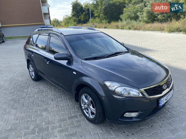 Серый Киа Сид, объемом двигателя 1.6 л и пробегом 259 тыс. км за 5700 $, фото 1 на Automoto.ua
