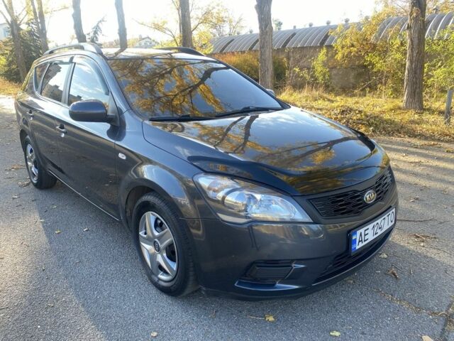 Сірий Кіа Сід, об'ємом двигуна 1.6 л та пробігом 267 тис. км за 6900 $, фото 1 на Automoto.ua