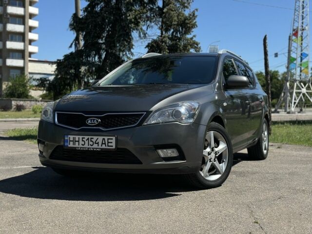 Серый Киа Сид, объемом двигателя 1.6 л и пробегом 250 тыс. км за 6500 $, фото 1 на Automoto.ua