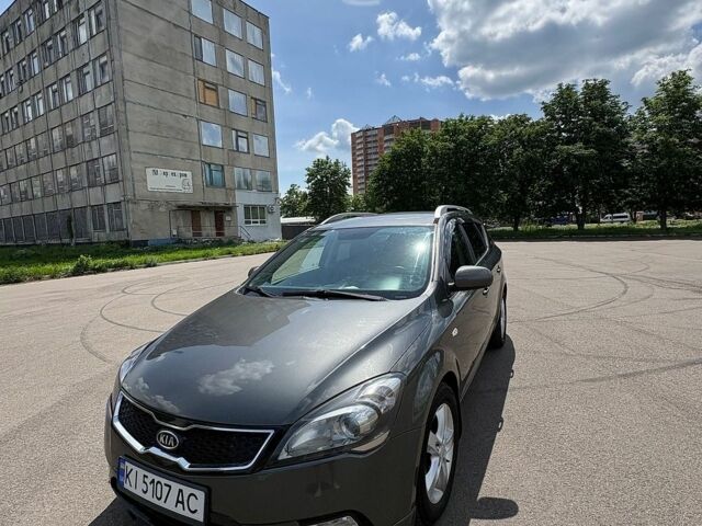 Серый Киа Сид, объемом двигателя 1.6 л и пробегом 310 тыс. км за 6000 $, фото 1 на Automoto.ua