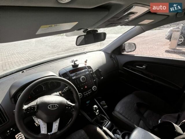 Сірий Кіа Сід, об'ємом двигуна 1.59 л та пробігом 222 тис. км за 5700 $, фото 1 на Automoto.ua