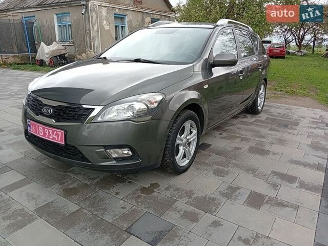 Серый Киа Сид, объемом двигателя 1.6 л и пробегом 245 тыс. км за 6600 $, фото 1 на Automoto.ua