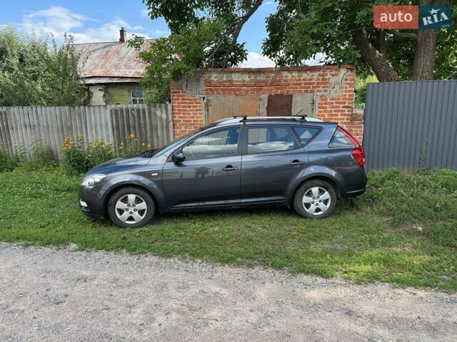 Серый Киа Сид, объемом двигателя 1.59 л и пробегом 228 тыс. км за 5000 $, фото 1 на Automoto.ua