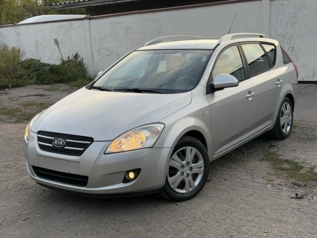 Серый Киа Сид, объемом двигателя 1.6 л и пробегом 247 тыс. км за 3950 $, фото 1 на Automoto.ua